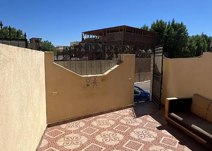 Private Entrance, Garden And Backyard Dahab